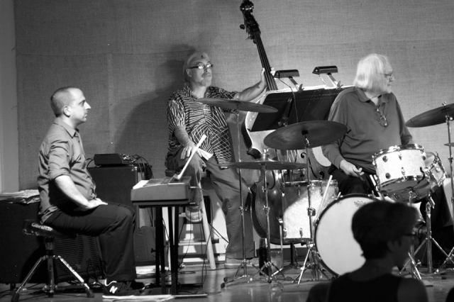 10478137_492580130921160_3530231099838119050_n